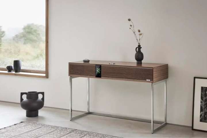 HALLNING_RUARK AUDIO R810_LIFESTYLE_DETAIL_1